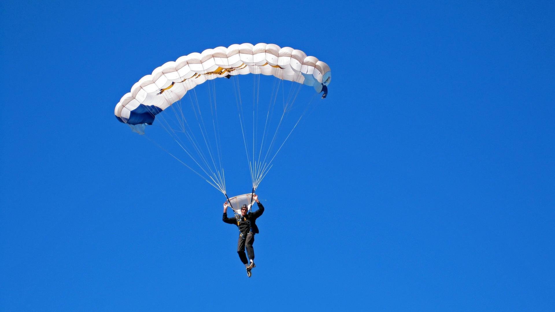 _零重力运动体验：在太空中漂浮的快感_，零重力太空使命纪录片